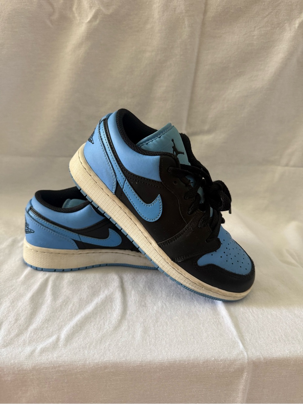 Kids Black and Light Blue Low-Top Sneakers